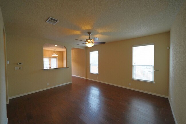 Building Photo - Beautiful One Story Home in Gated Community. Realtor Commission Offered: $500