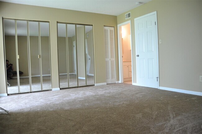 Building Photo - 5509 Lynbrook Landing