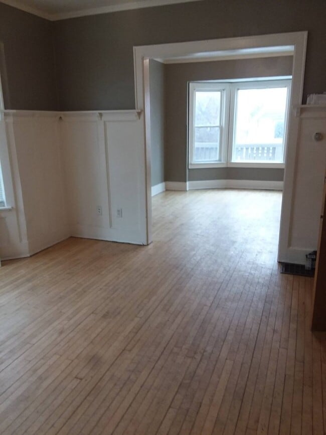 Building Photo - 2214 N Holton St