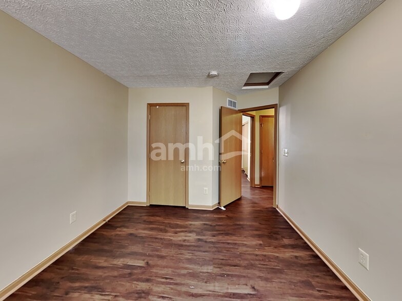 Building Photo - 1363 Wild Horse Dr