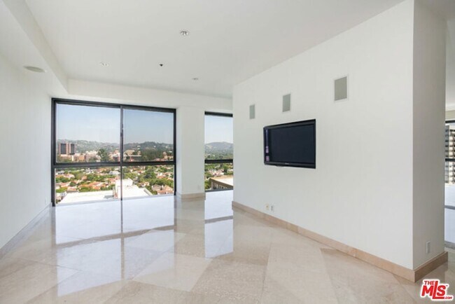 Building Photo - 10750 Wilshire Blvd