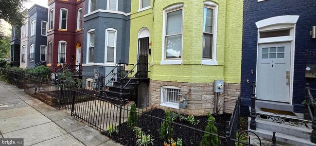 Building Photo - 1119 Montello Ave NE