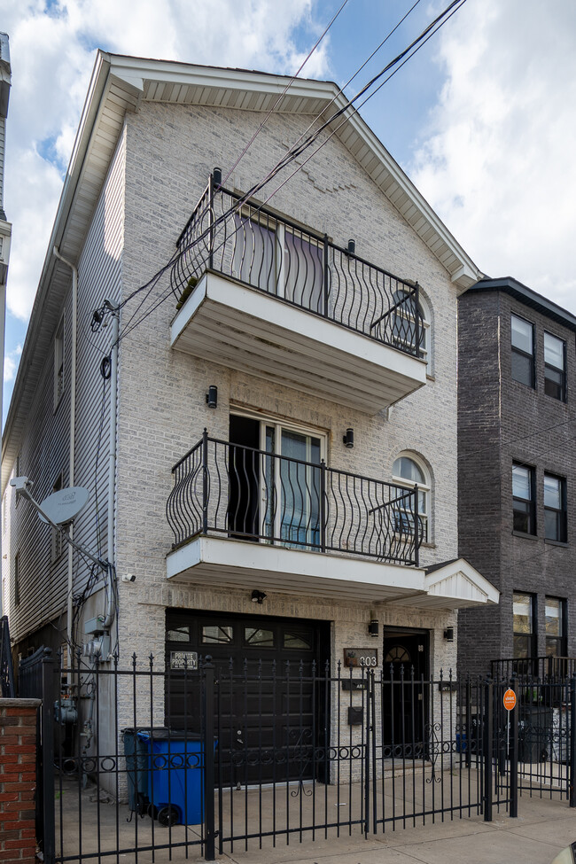 Building Photo - 303 Arlington Ave