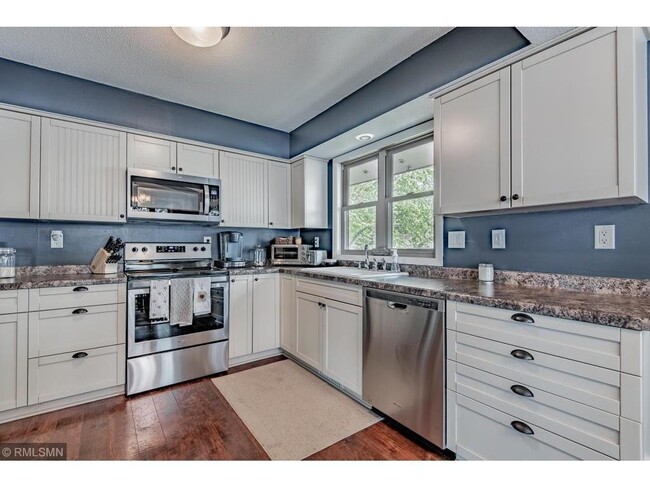 Building Photo - 14684 Cove Ave SE