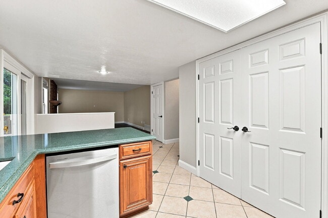 Building Photo - $2,645.95, 4-bed, 2.5-bath located in Centennial with a fenced backyard.