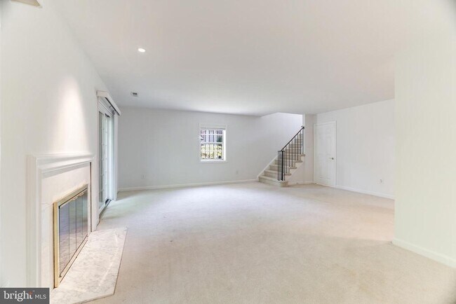 Building Photo - 1412 McLean Mews Ct