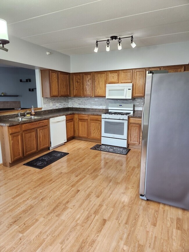 Building Photo - 9810 Liberty Cir