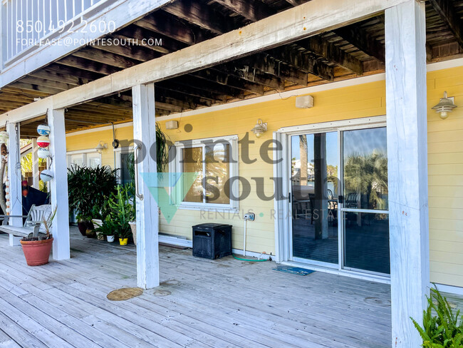 Building Photo - Waterfront 2BD/1.5BA with boat slip AND lift!