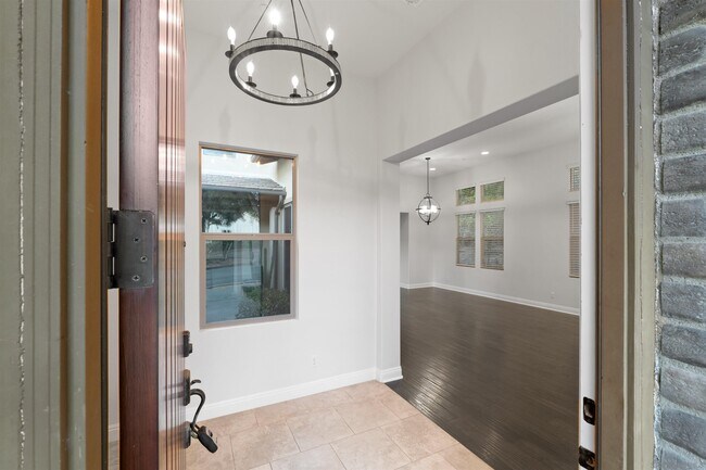 Building Photo - 768 Normandy Rd