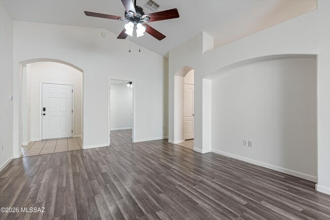 Building Photo - 60958 Cantle Ct