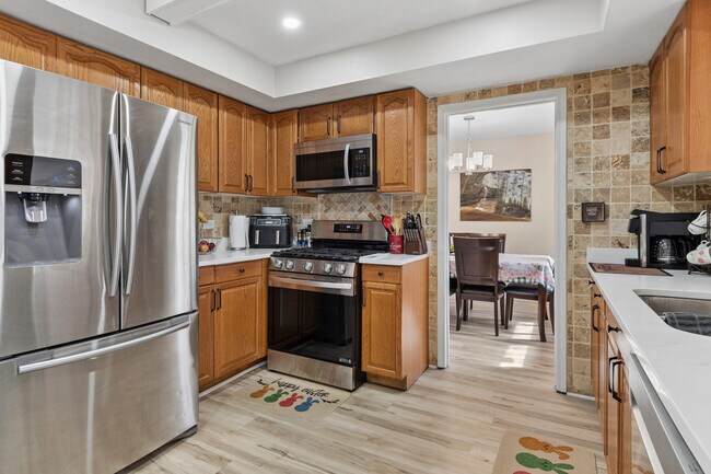 Building Photo - 407 Greenfield Rd