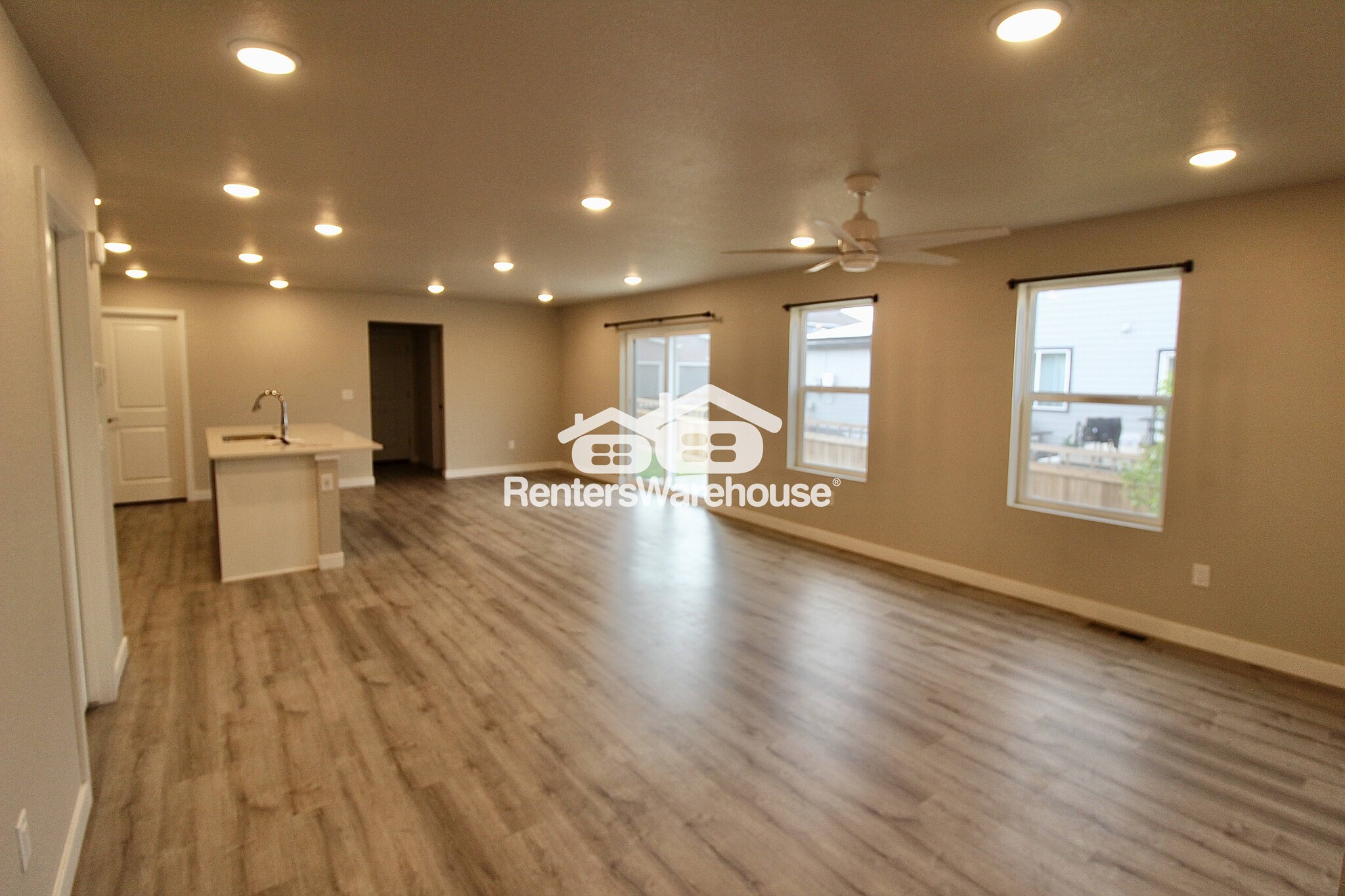 Building Photo - 911 Plum Creek Ct