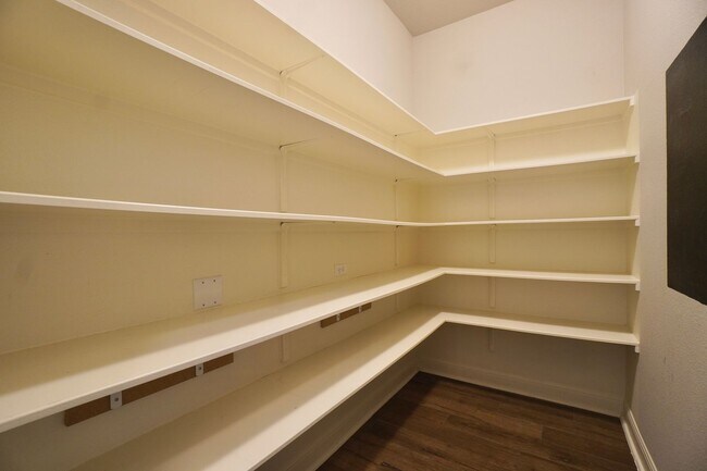 Building Photo - 2209 Milan Meadows Dr