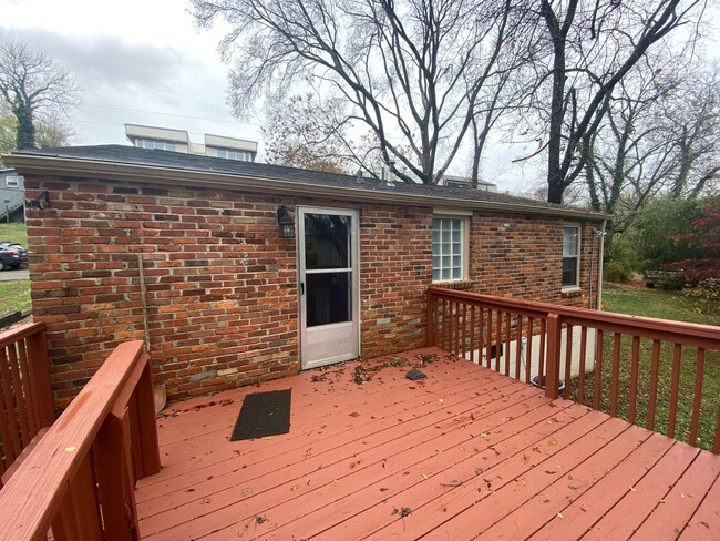 Building Photo - 1515 Boscobel St