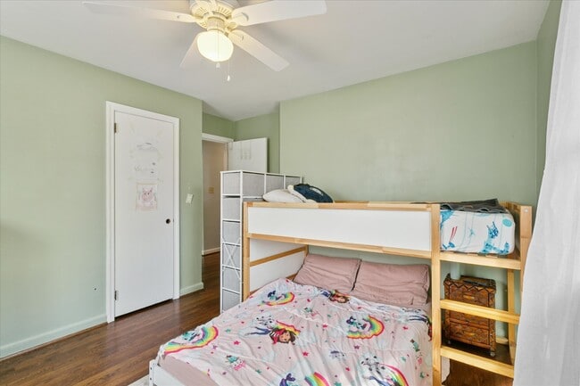 Building Photo - 18 S Greenfield Ave