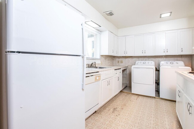 Building Photo - 1716 N Harvard Ave