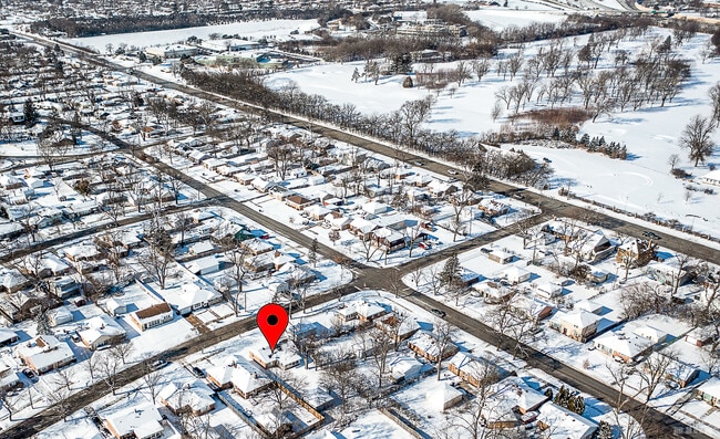 Building Photo - 17555 Howe Ave