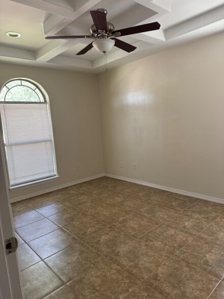 Building Photo - 3602 S Radisson Ave