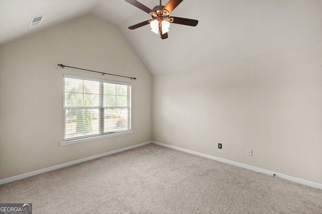 Building Photo - 882 Nestling Dr