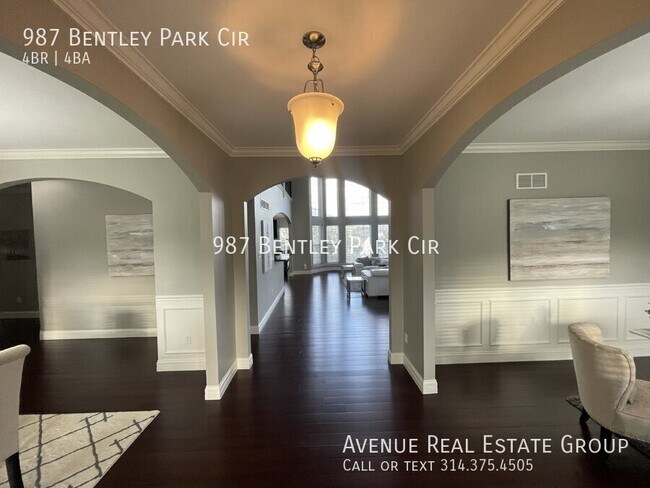 Building Photo - 987 Bentley Park Cir