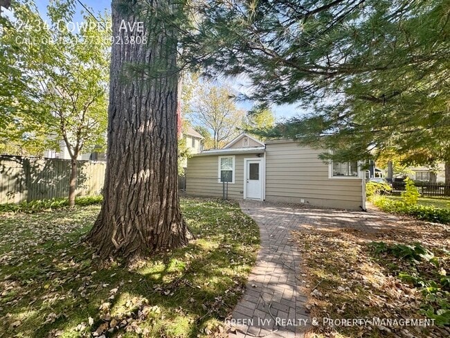 Building Photo - 2434 Cowper Ave