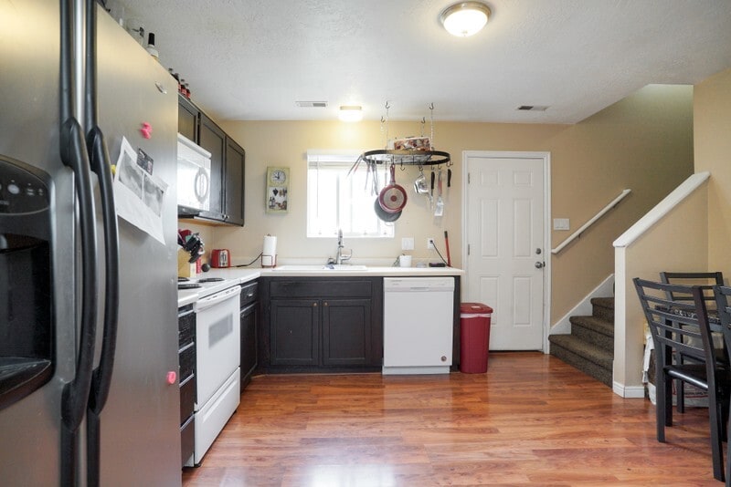 Building Photo - 672 E 950 S