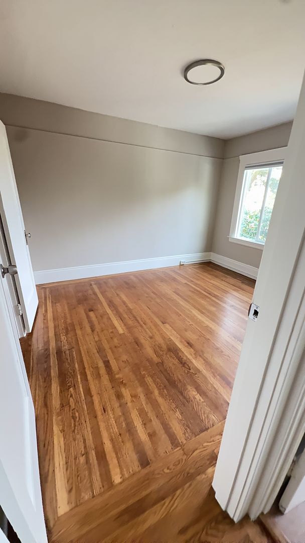 Building Photo - Bright Sunnyside Home with Fireplace, Bay Windows & Private Backyard!