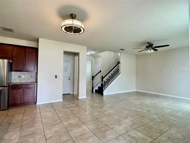 Building Photo - 2504 Amati Dr