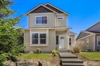 Building Photo - Amazing 3 Br 2.5 bath 2 car gar home in Ta...