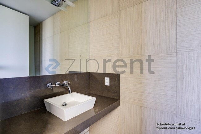 Building Photo - 921 Elizabeth St