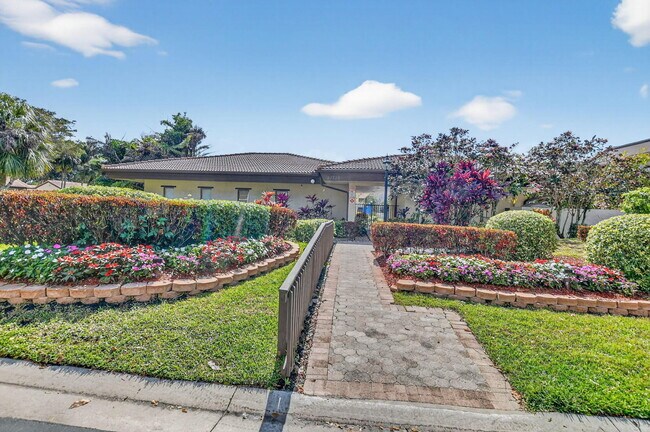 Building Photo - 21911 Cypress Dr