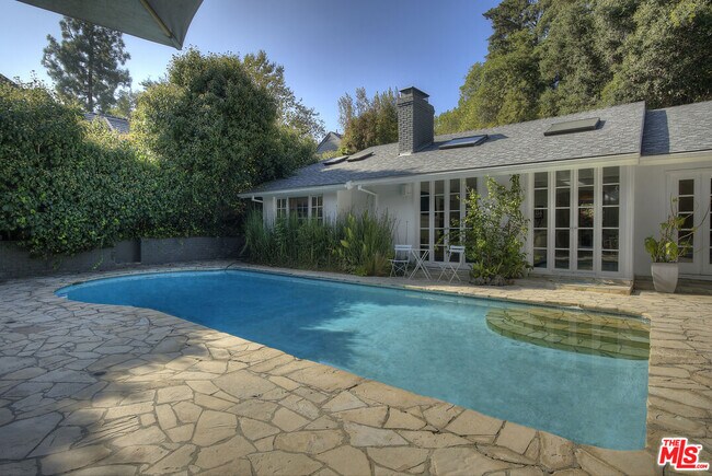 Building Photo - 2761 Hutton Dr