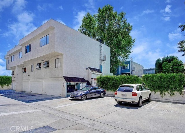 Building Photo - 9144 Burnet Ave