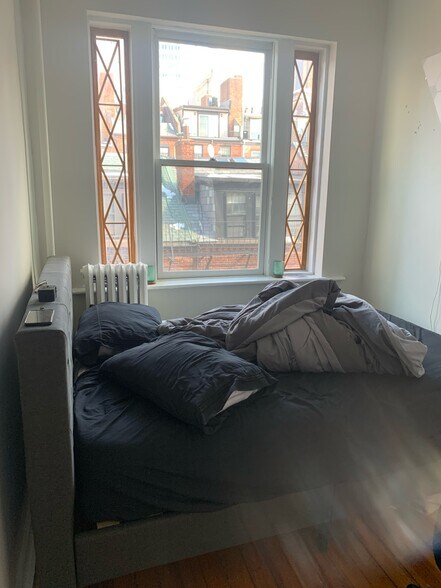 Building Photo - 74 Joy St