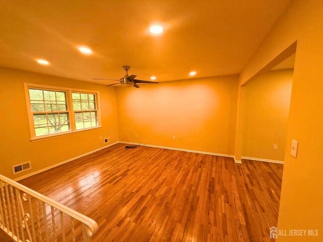 Building Photo - 5 Pelmont Pl