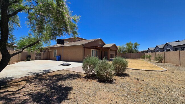Building Photo - Gorgeous Home with Master Bedroom Downstairs!