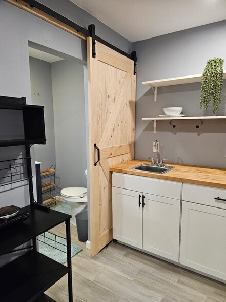 Building Photo - 1 Candice Ct