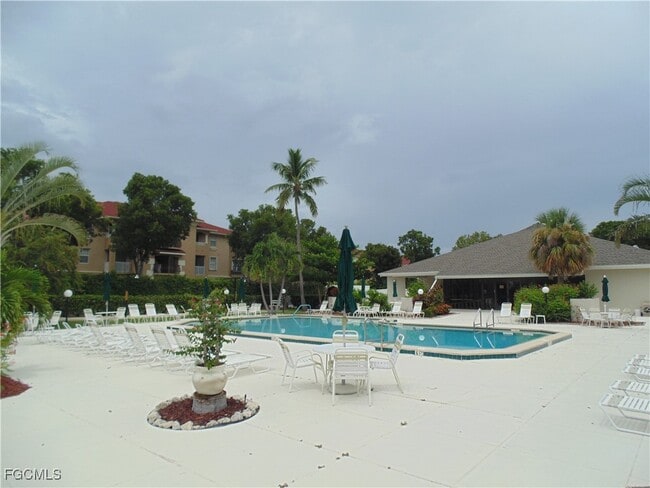 Building Photo - 5120 SW Courtyards Ct