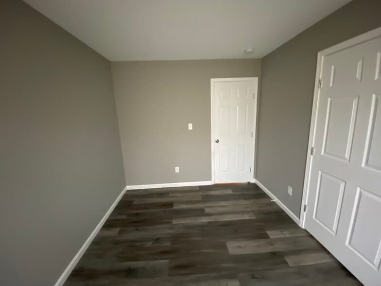 Building Photo - 113 Sandstone Ct