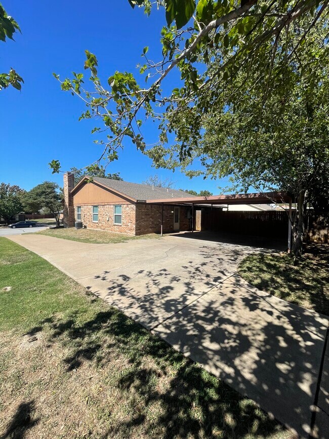 Building Photo - 7036 Crosstimbers Ln