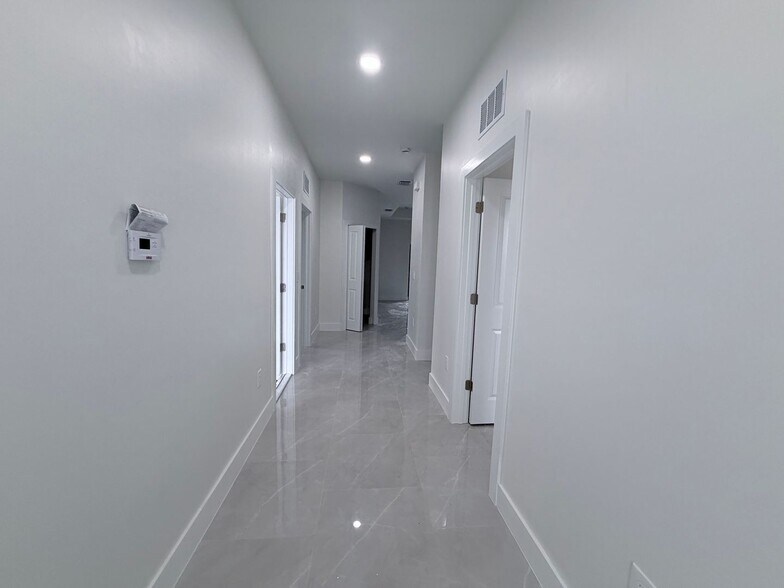 Building Photo - 4545-4547 28th St SW