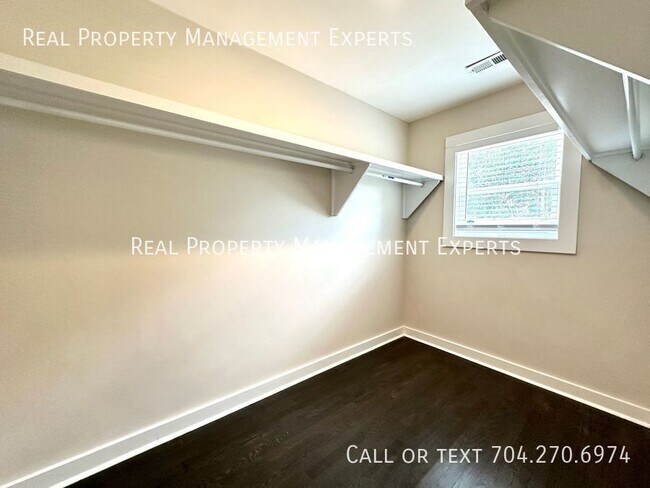 Building Photo - 1434 Orvis St