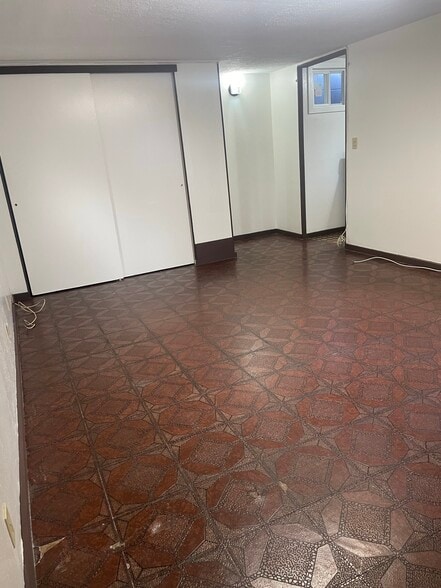 Big closet space. - 1927 Kalani St
