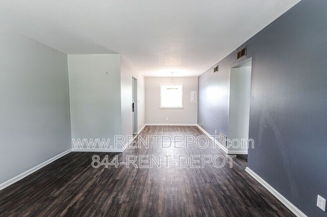 Building Photo - 2803 Ravenswood Dr