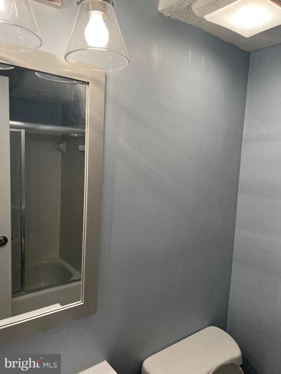 Building Photo - 5 Cranberry Ct