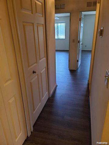 Building Photo - 16525 Woodlane