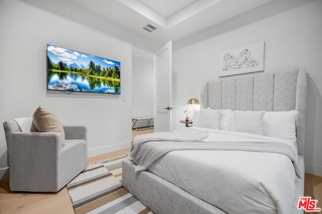 Building Photo - 4256 Camellia Ave