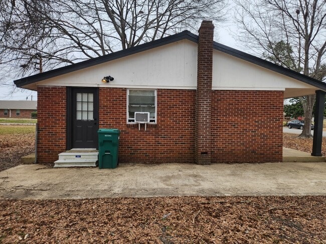 Building Photo - 512 Cruz Dr