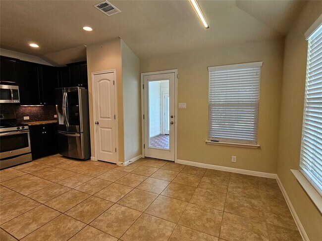Building Photo - 13708 Loleta Way
