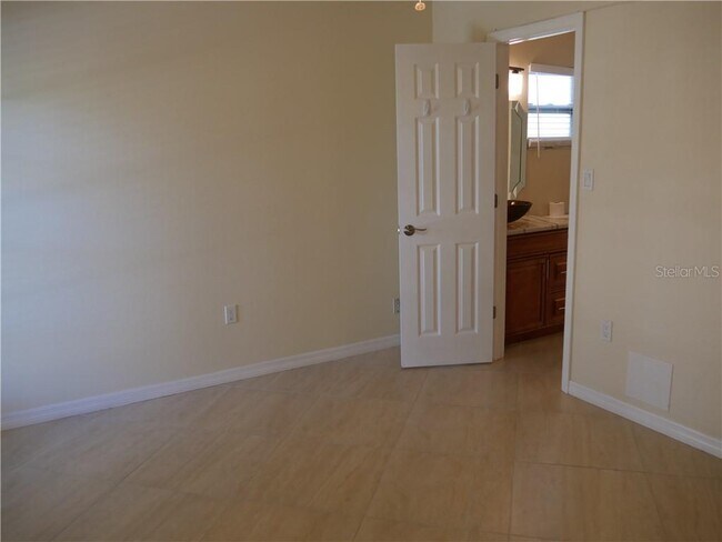 Building Photo - 3026 Vinson Ave